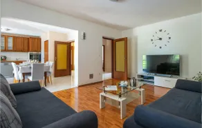 3 Bedroom Beautiful Home In Labin - Image 3
