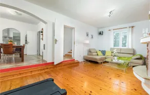 Luxurious home in Gajana - Image 4