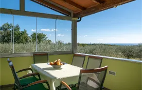 Beach front home in Peruski - Image 5