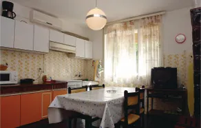 2 Bedroom Lovely Apartment In Pula - Image 2