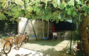 2 Bedroom Lovely Apartment In Pula - Image 3