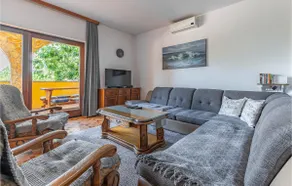 8 Bedroom Awesome Home In Pula - Image 2