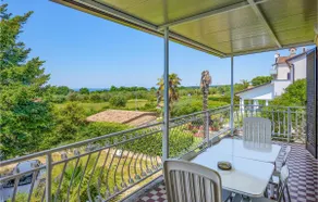 Awesome Apartment In Umag With Wifi - Image 4