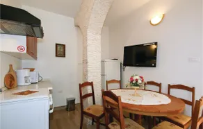 Awesome Apartment In Umag With Wifi - Image 2