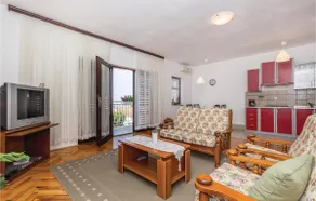 Beautiful Apartment In Dramalj With Wifi - Image 3
