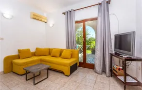 Awesome Apartment In Malinska With Wifi - Image 4