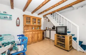 Preciosa casa de 3 dormitorios en Supetarska. - Image 2