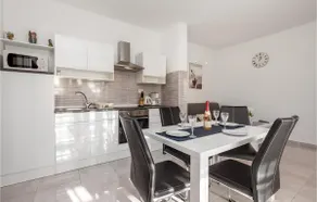 2 Bedroom Gorgeous Apartment In Kampor - Image 4