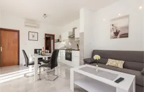 2 Bedroom Gorgeous Apartment In Kampor - Image 3