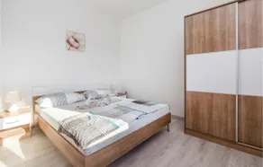 2 Bedroom Gorgeous Apartment In Kampor - Image 5