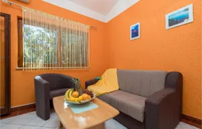 Beautiful Apartment In Lukovo Sugarje - Image 4