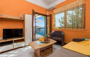 Beautiful Apartment In Lukovo Sugarje - Image 5