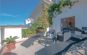 Beach front apartment in Razanj - Image 4