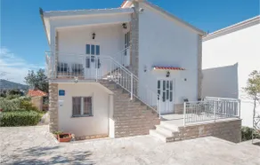 Beach front apartment in Razanj - Image 3