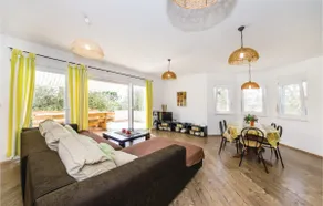 4 bedroom lovely home in Kakma - Image 3