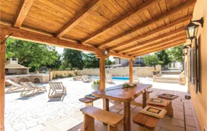 Gorgeous home in Kringa - Image 3