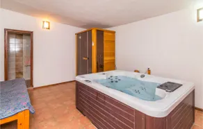 4 Bedroom Awesome Home In Pula - Image 3