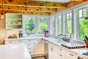 Pet-Friendly House w/ Deck - 10 Mi to Stowe Mtn! - Image 5