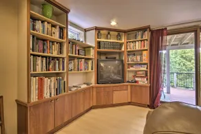 Harpers Ferry Apartment w/ Private Pool & Hot Tub! - Image 5