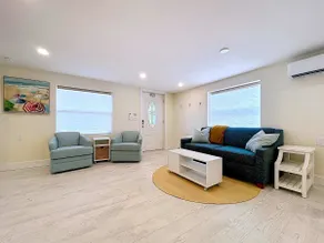 2 bd w/En Suites Steps to Beach/Bridge/Lrg Crtyrd - Image 3