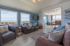Wyndham Beach House est un bungalow moderne qui se trouve au sommet de la plage - Image 2
