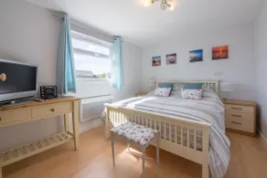 Wyndham Beach House est un bungalow moderne qui se trouve au sommet de la plage - Image 3