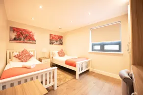 Malthouse Court - 2-Bed 2-Bath w/ Balcony - Image 2