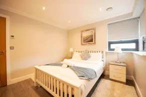 Malthouse Court - 2-Bed 2-Bath w/ Balcony - Image 4
