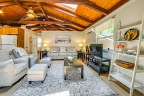 Breathtaking Newbury Cottage w/ Deck on Chalk Pond - Image 4