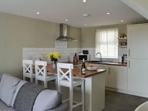 White House Cottages - Image 3