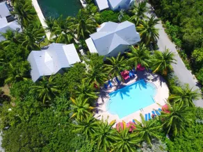 Tropical Seahorse at Coral Lagoon ~ Waterfront Villa w Resort Pool - Image 2