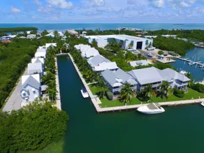 Tropical Seahorse at Coral Lagoon ~ Waterfront Villa w Resort Pool - Image 4