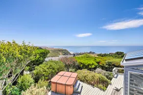 Oceanfront Irish Beach 'Sea Haven' Home w/ Hot Tub - Image 2