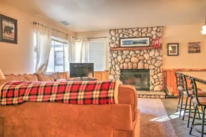 Serene Cabin w/ Hot Tub < 1 Mi to Bear Mountain! - Image 4