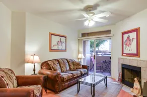 1BR Phoenix Condo w / Mtn View, Community Pool & Spa - Image 3