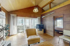Private Cottage withWood-Burning Fireplace, WiFi, - Image 5