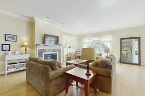 Riverside 2-Story Retreat with Cozy Fireplace - Image 5