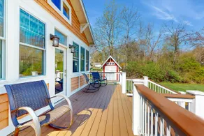 Pet-Friendly Cottage: Fenced Yard & Cozy Porch - Image 3