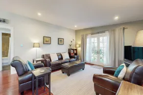 Pet-Friendly Cottage: Fenced Yard & Cozy Porch - Image 2