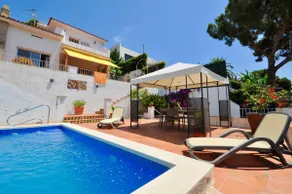 Chalet rustique avec piscine privée près de la plage - Image 2