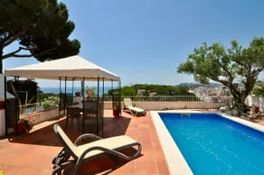 Chalet rustique avec piscine privée près de la plage - Image 5