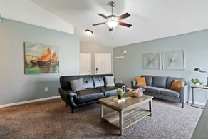 3 Bed, 2 Bath/2 Car Garage/Gas Grill - Image 2