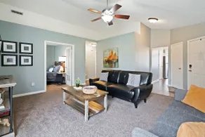 3 Bed, 2 Bath/2 Car Garage/Gas Grill - Image 4
