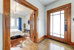 Classen Craftsman-near Asian & Paseo district - Image 3