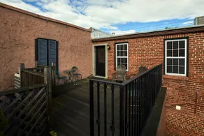 Park-View- Charming Apartment in the Heart of Town - Image 4