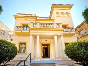 VILLA VICTORIA BARCELONA - ELEGANTE LUXUSVILLA MIT POOL, JACUZZI UND GARTEN - Image 2