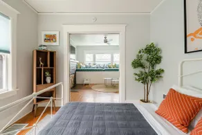 1BR/1BA - Buckman District - Walk to Food - Image 5