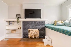 1BR/1BA - Buckman District - Walk to Food - Image 2