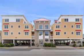 Hampton Beach Game House | Private Balcony | Views - Image 3