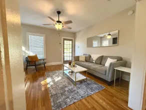 Jacksonville 2-BR Bungalow | Sauna & Dog-Friendly - Image 3
